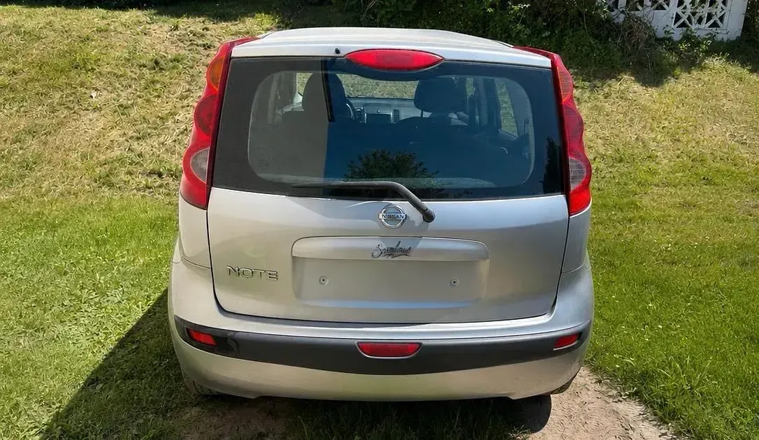 Gebraucht Nissan Note Acenta 110 PS (80 kW) 2006 Silber Kleinwagen