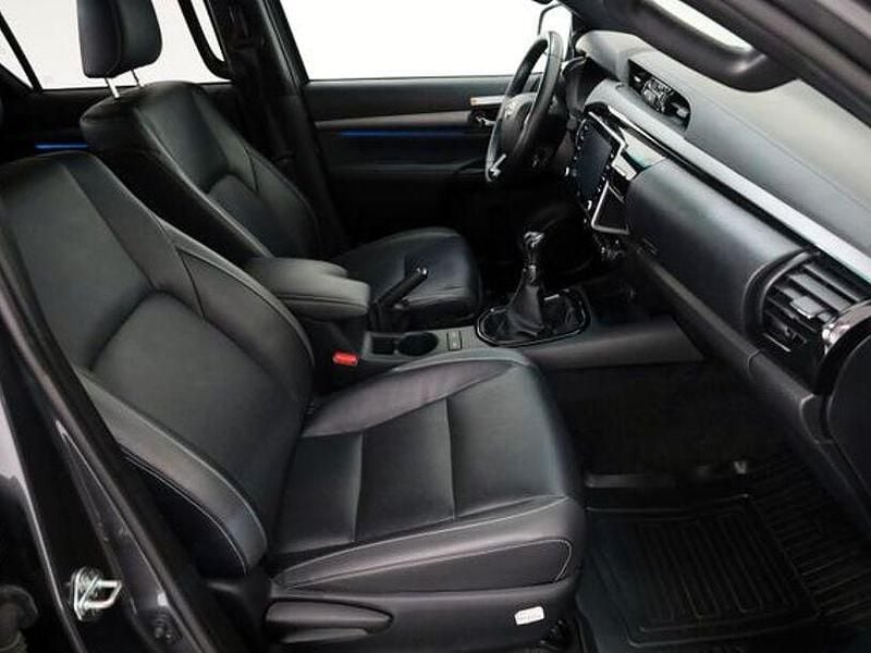 Gebraucht Toyota HiLux 204 PS (150 kW) 2023 Grau Abholung