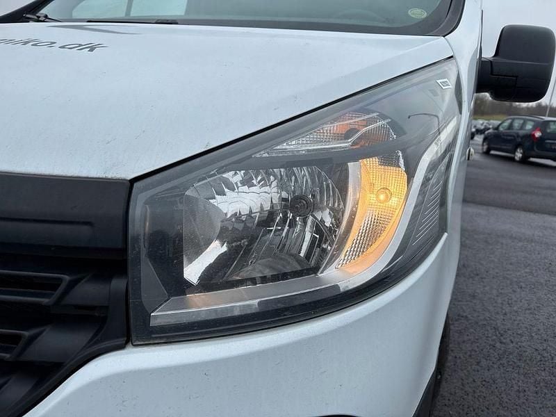 Gebraucht Renault Trafic 120 PS (88 kW) 2016 Weiß Van / Kleinbus