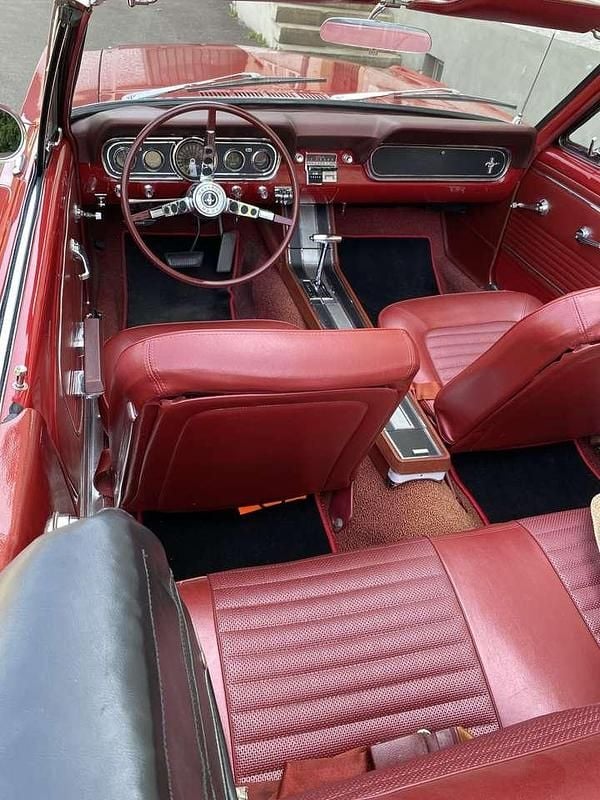 Second-hand Ford Mustang 122 CP (89 kW) 1966 Roșu Cabrio