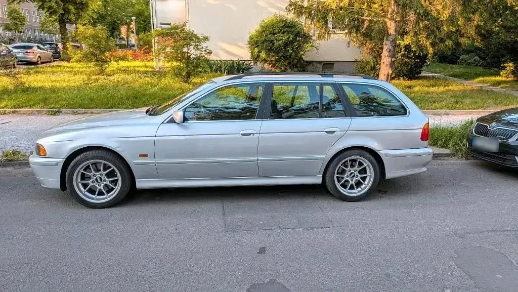 Gebraucht BMW 530 239 PS (175 kW) 2002 Grau Kombi