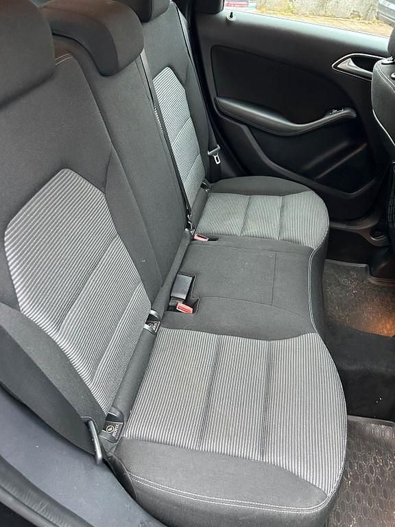 Gebraucht Mercedes B200 136 PS (100 kW) 2016 Schwarz Van / Kleinbus