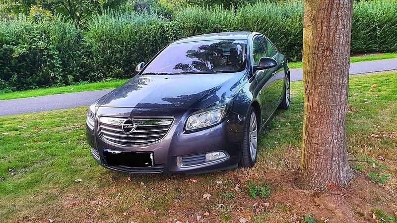 Gebraucht Opel Insignia Cosmo 140 PS (102 kW) 2009 Grau Limousine
