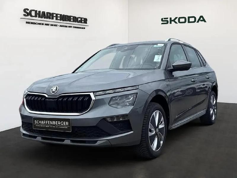 Grau Gebraucht 2024 Skoda Kamiq Selection SUV | 24.340 € (Fairer Preis) - Bild 1/4
