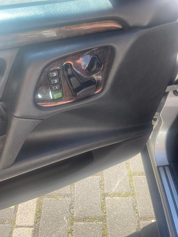 Gebraucht Mercedes E240 Avantgarde 170 PS (125 kW) 1998 Silber Limousine