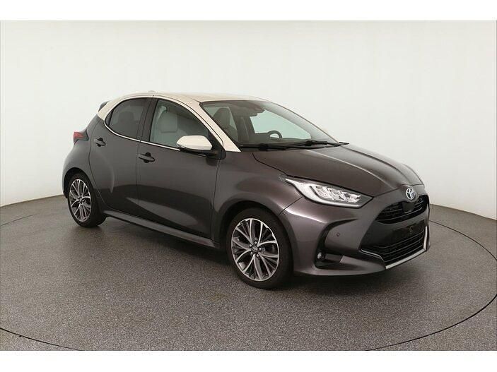 Grau Gebraucht 2021 Toyota Yaris Hybrid Elegant Kleinwagen | 19.460 € (Fairer Preis) - Bild 1/4