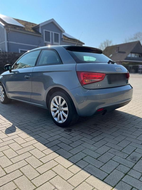 Gebraucht Audi A1 85 PS (62 kW) 2013 Blau Kleinwagen