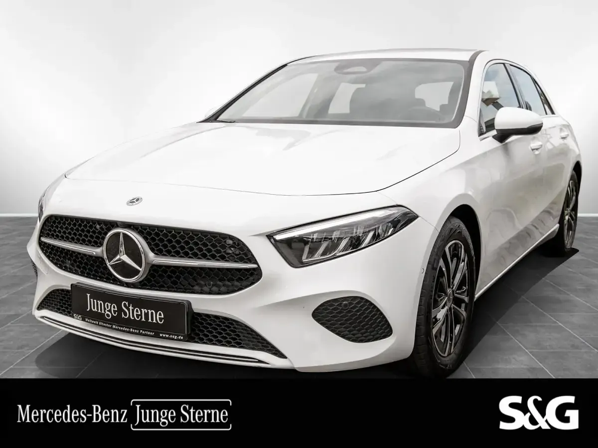 Gebraucht Mercedes A180 136 PS (100 kW) 2025 Limousine