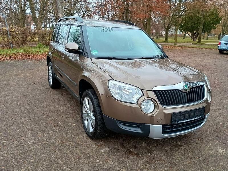 Gold Gebraucht 2011 Skoda Yeti Family SUV | 5.950 € (Fairer Preis) - Bild 1/4