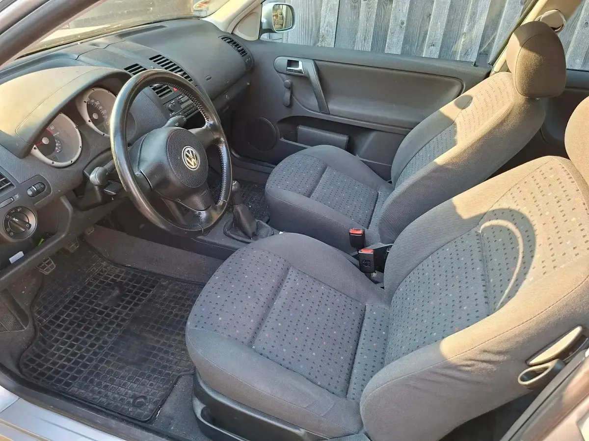 Gebraucht VW Polo 60 PS (44 kW) 2000 Silber Kleinwagen
