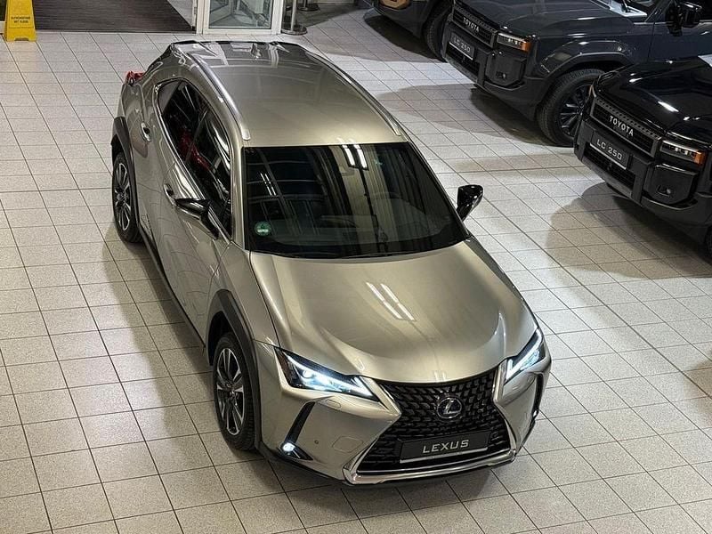 Gebraucht Lexus UX 250h 152 PS (111 kW) 2022 Silber SUV