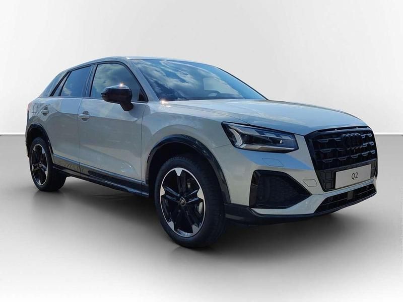 Neu Audi Q2 Advanced Plus 150 PS (110 kW) 2025 Silber SUV