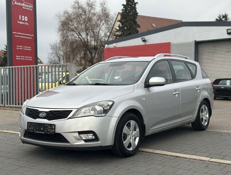 Silber Gebraucht 2012 Kia Ceed Kleinwagen | 1.750 € (Superpreis) - Bild 1/4
