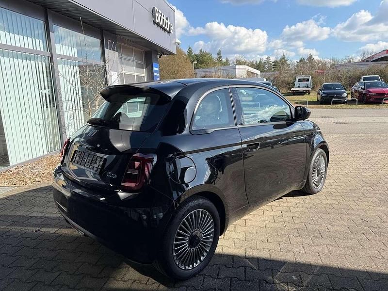 Gebraucht Fiat 500e Basis 86 kW (118 PS) 2023 Colore esterno (onyx schwarz) Kleinwagen