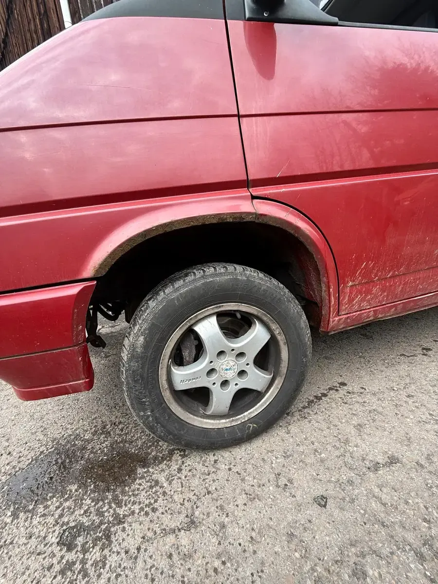 Gebraucht VW Multivan 110 PS (80 kW) 1995 Rot Van / Kleinbus