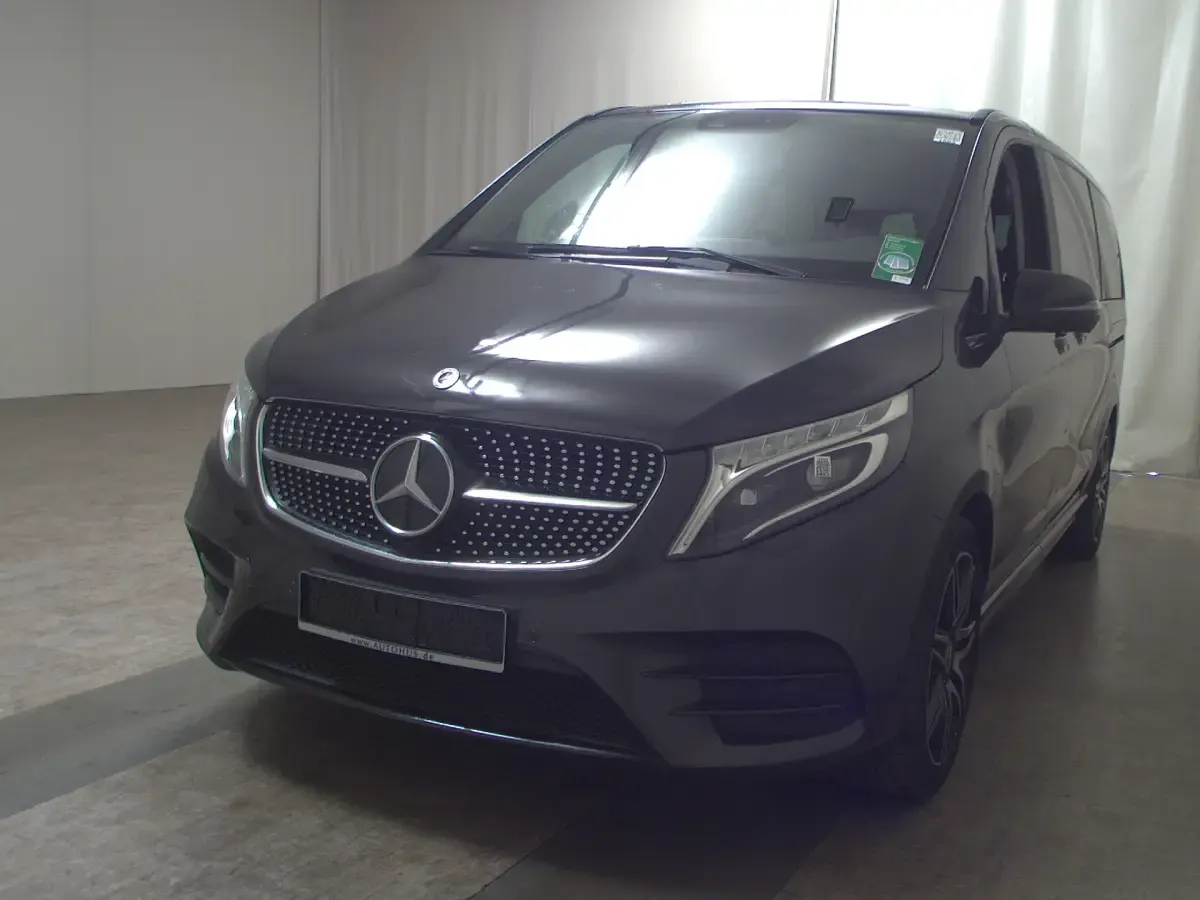 Gebraucht Mercedes V220 AMG line 163 PS (119 kW) 2021 Grau Van / Kleinbus