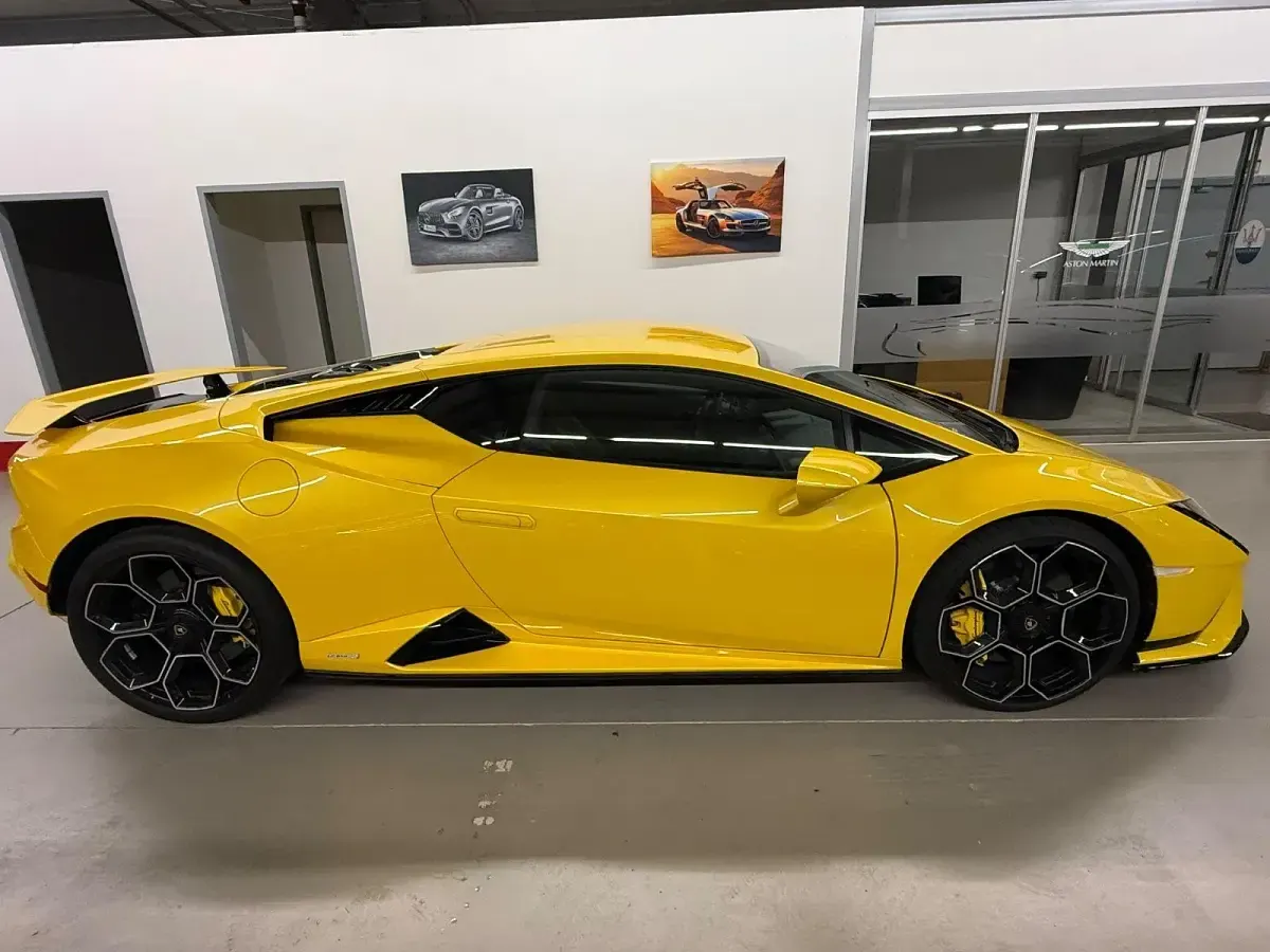 Usata Lamborghini Huracán 640 CV (470 kW) 2023 Giallo Coupé