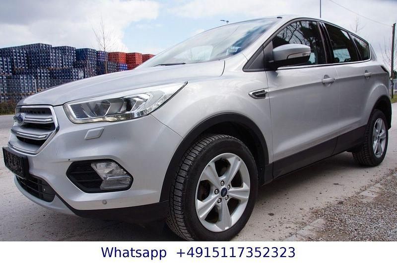 Gebraucht Ford Kuga Titanium 150 PS (110 kW) 2017 Silber SUV