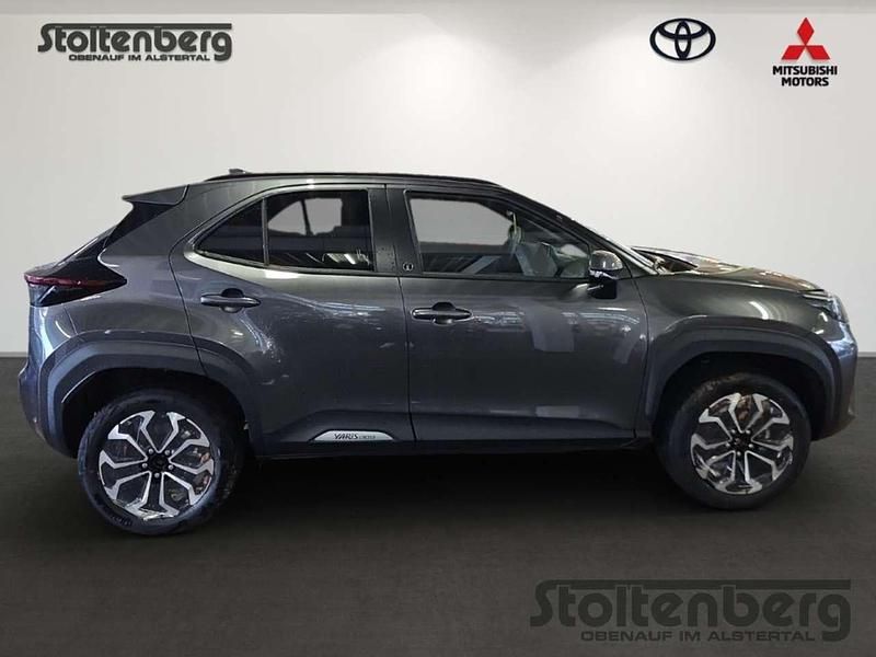 Gebraucht Toyota Yaris Cross 131 PS (96 kW) 2025 Grey metallic SUV