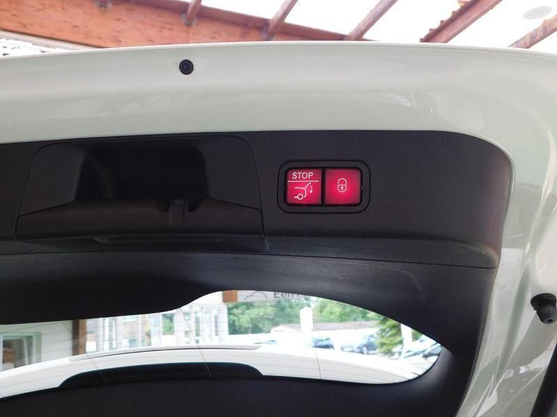 Gebraucht Mercedes GLB180 136 PS (100 kW) 2021 Weiß SUV