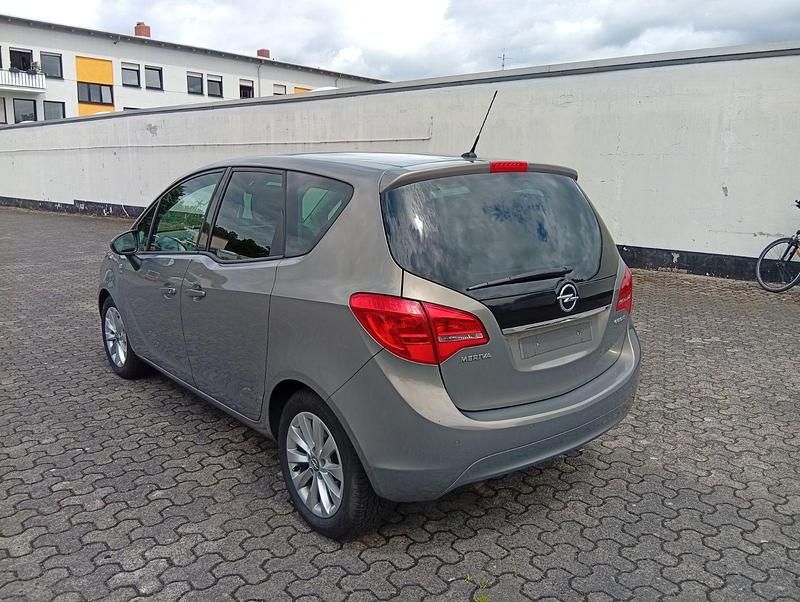 Gebraucht Opel Meriva Active 120 PS (88 kW) 2013 Grau Van / Kleinbus