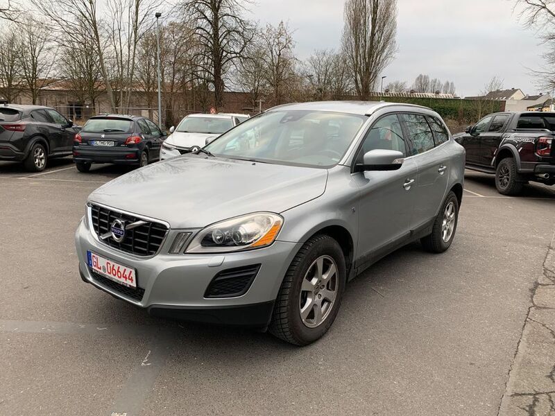 Silber Gebraucht 2011 Volvo XC60 Ocean Race SUV | 12.999 € (Etwas zu teuer) - Bild 1/4