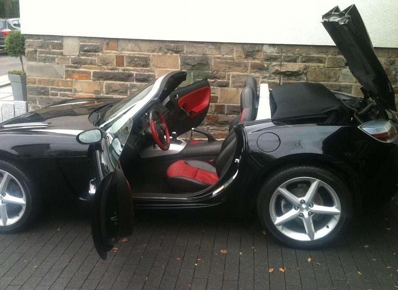Schwarz Gebraucht 2006 Opel GT Cabrio | 9.500 € (Superpreis) - Bild 1/4