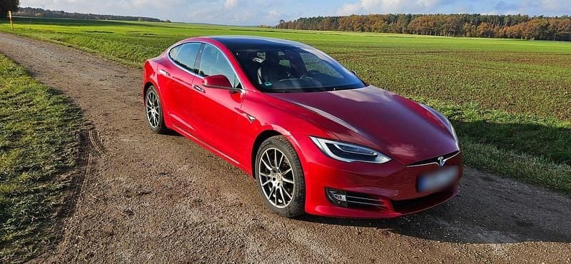 Gebraucht Tesla Model S 314 kW (428 PS) 2017 Rot Kleinwagen