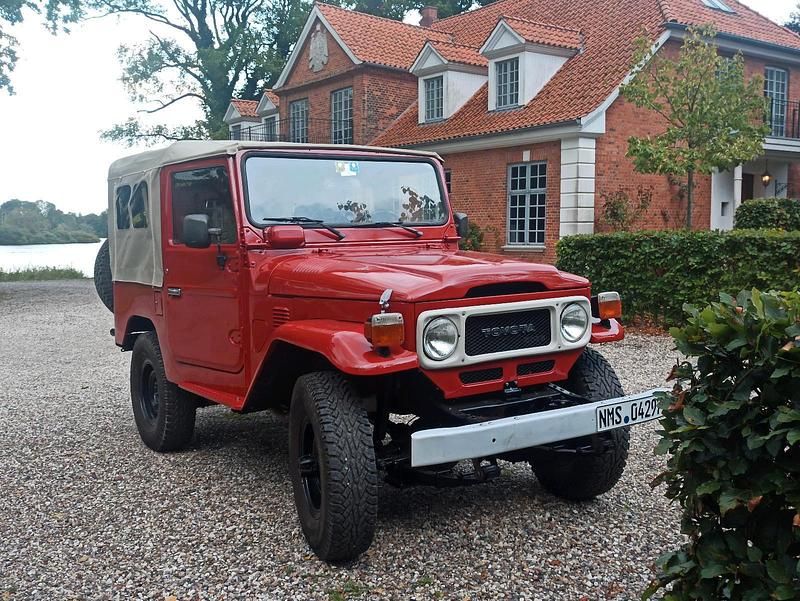Gebraucht Toyota Land Cruiser 90 PS (66 kW) 1982 Rot SUV
