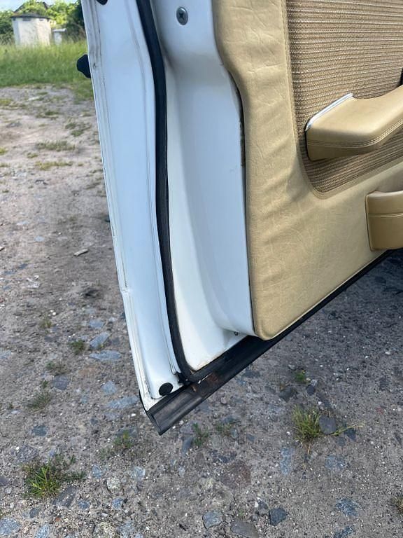 Gebraucht Mercedes 200 60 PS (44 kW) 1982 Weiß Limousine