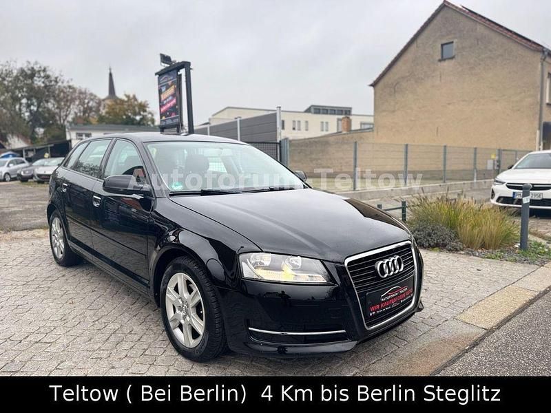 Brillantschwarz Gebraucht 2012 Audi A3 Sportback Attraction Limousine | 7.990 € (Fairer Preis) - Bild 1/4