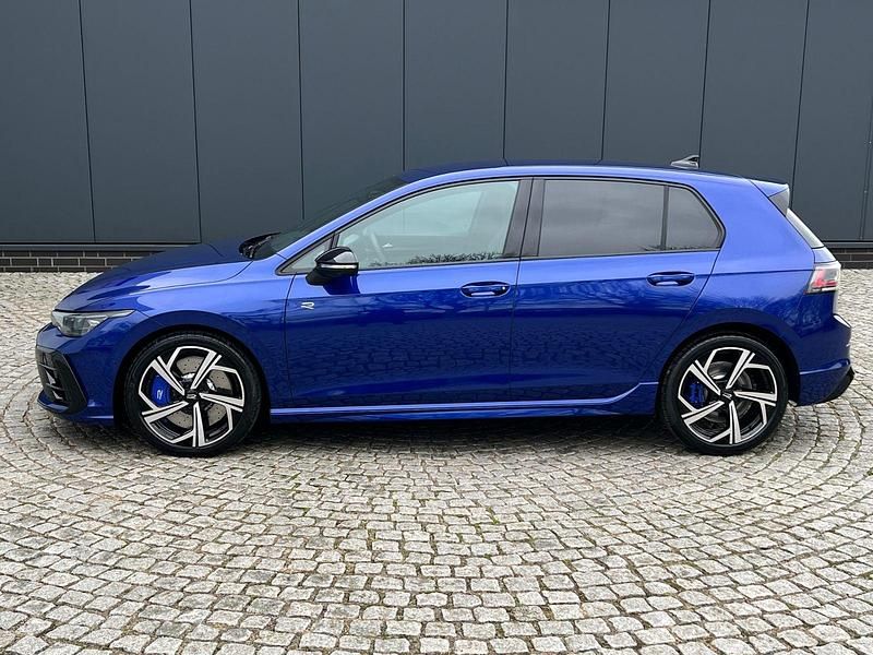 Neu VW Golf VIII R 333 PS (244 kW) 2025 Lapiz blue metallic Limousine