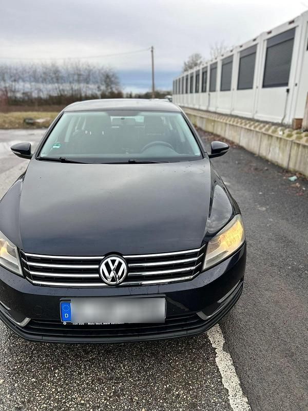 Gebraucht VW Passat 122 PS (89 kW) 2012 Schwarz Limousine