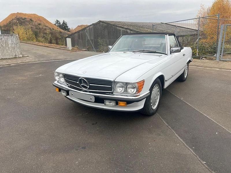Weiß Gebraucht 1987 Mercedes 560 Cabrio | 92.900 € - Bild 1/4