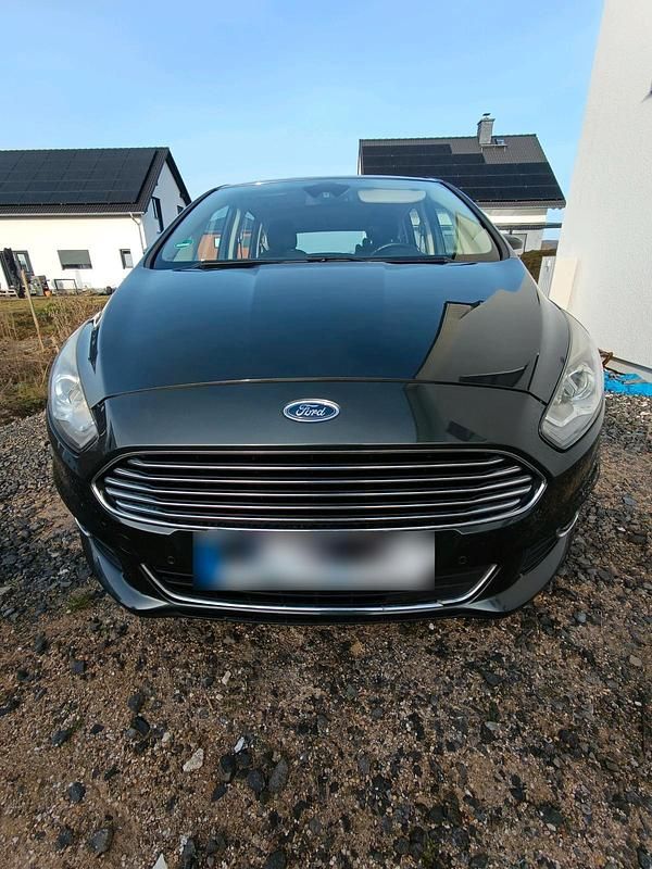 Gebraucht Ford S-MAX Titanium 150 PS (110 kW) 2016 Grün Van / Kleinbus