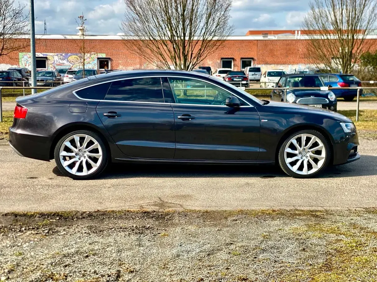Gebraucht Audi A5 Sportback 218 PS (160 kW) 2016 Schwarz Kleinwagen