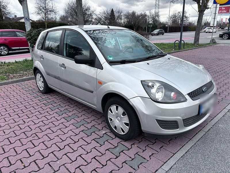 Gebraucht Ford Fiesta 68 PS (50 kW) 2007 Silber Kleinwagen