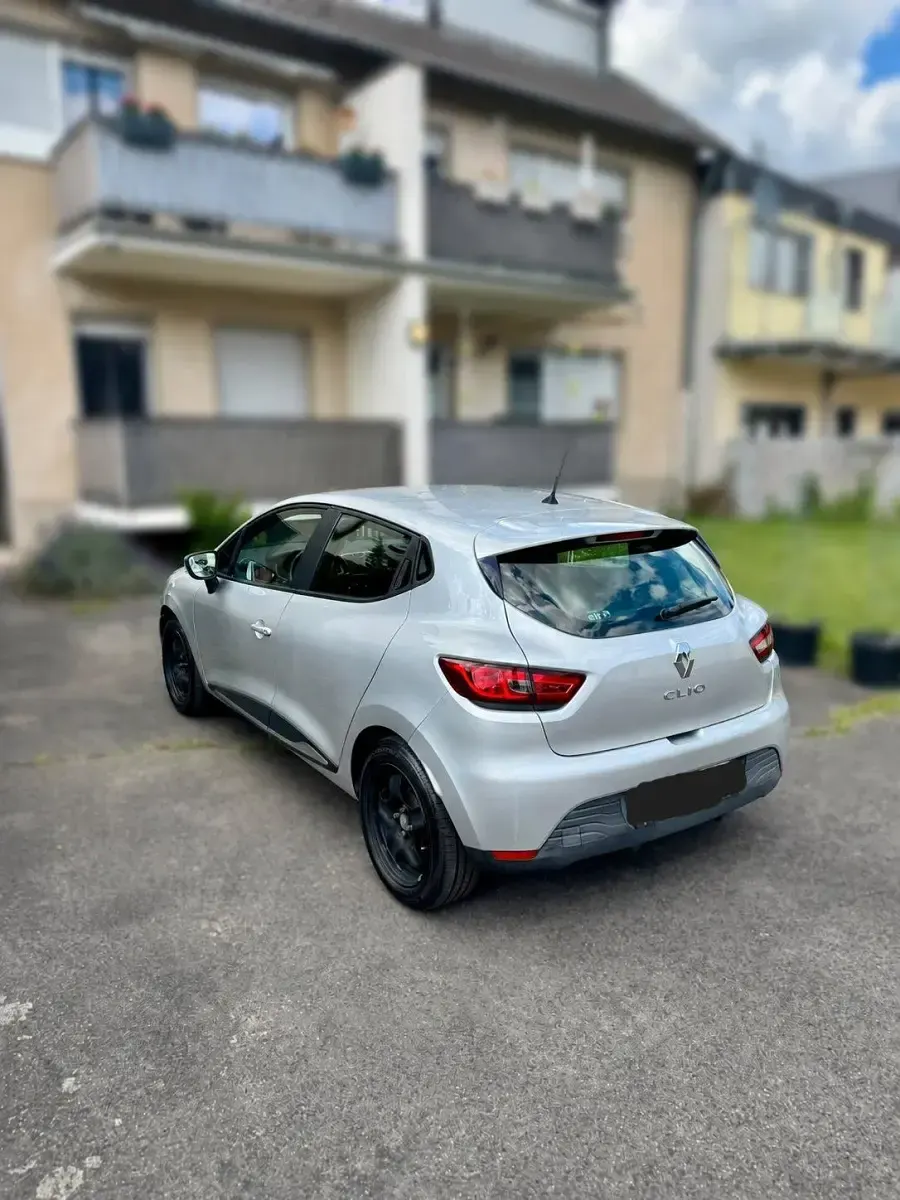 Gebraucht Renault Clio Dynamique 73 PS (53 kW) 2015 Grau Kleinwagen