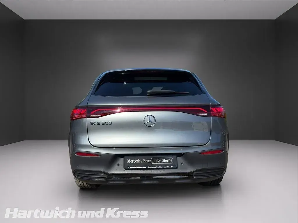 Gebraucht Mercedes EQE300 AMG line 180 kW (245 PS) 2025 Selenitgrau  lack SUV