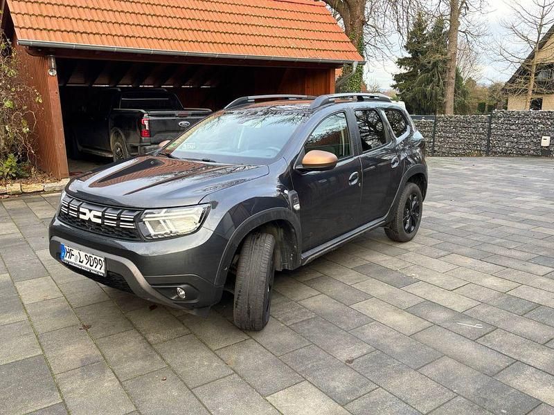 Grau Gebraucht 2023 Dacia Duster Extreme SUV | 16.900 € (Guter Preis) - Bild 1/4