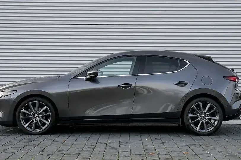 Używany Mazda 3 Selection 150 KM (110 kW) 2021 Szary Sedan/Limuzyna