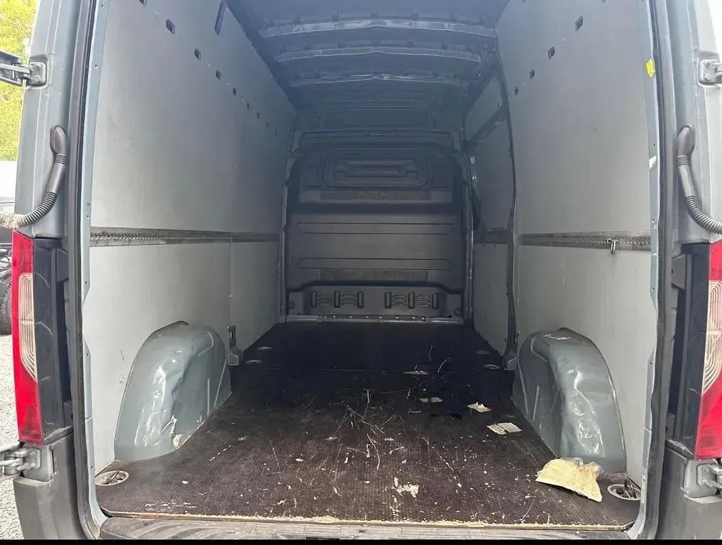 Gebraucht Mercedes Sprinter 143 PS (105 kW) 2020 Grau Van