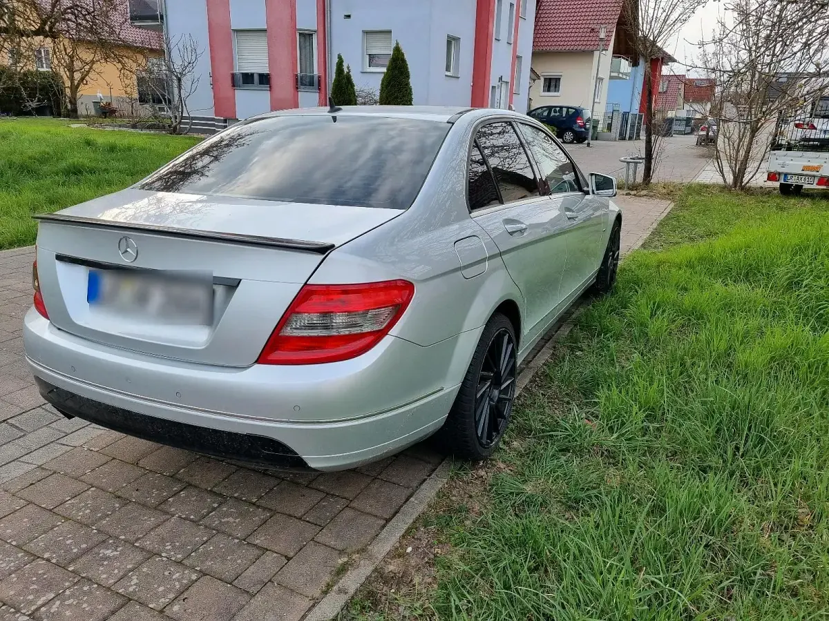 Gebraucht Mercedes C180 156 PS (114 kW) 2010 Silber Limousine