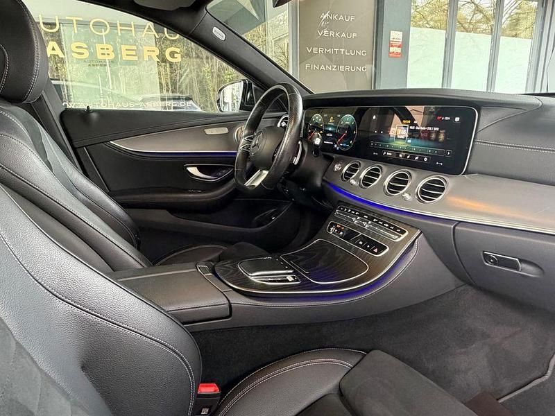 Gebraucht Mercedes E300 AMG 265 PS (194 kW) 2023 Weiß Limousine