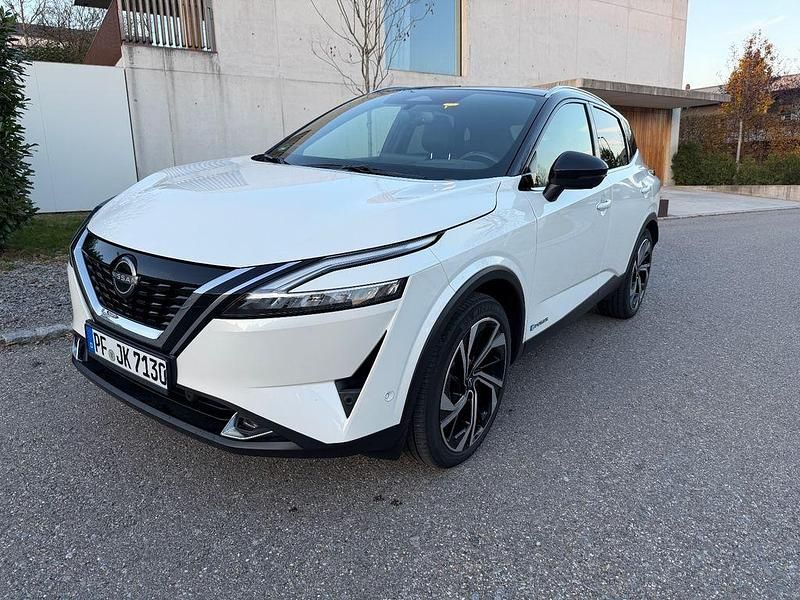 Weiß Gebraucht 2023 Nissan Qashqai 360º SUV | 32.990 € (Teuer) - Bild 1/4