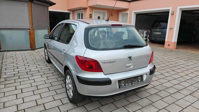 Gebraucht Peugeot 307 108 PS (79 kW) 2004 Silber Kleinwagen