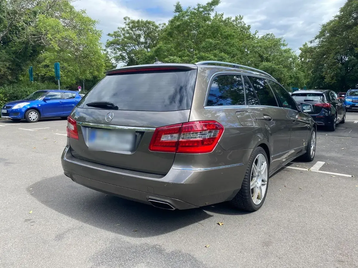 Gebraucht Mercedes E350 Avantgarde 306 PS (225 kW) 2012 Grau Kombi