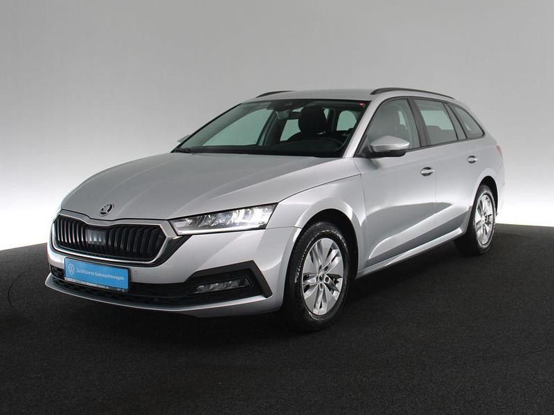 Gebraucht Skoda Octavia Ambition 150 PS (110 kW) 2022 Silber / brillantsilber Kombi