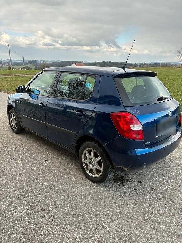 Gebraucht Skoda Fabia 85 PS (62 kW) 2009 Blau Kleinwagen