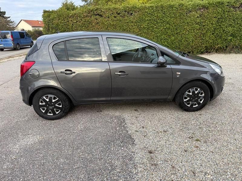 Gebraucht Opel Corsa Edition 69 PS (50 kW) 2010 Grau Kleinwagen